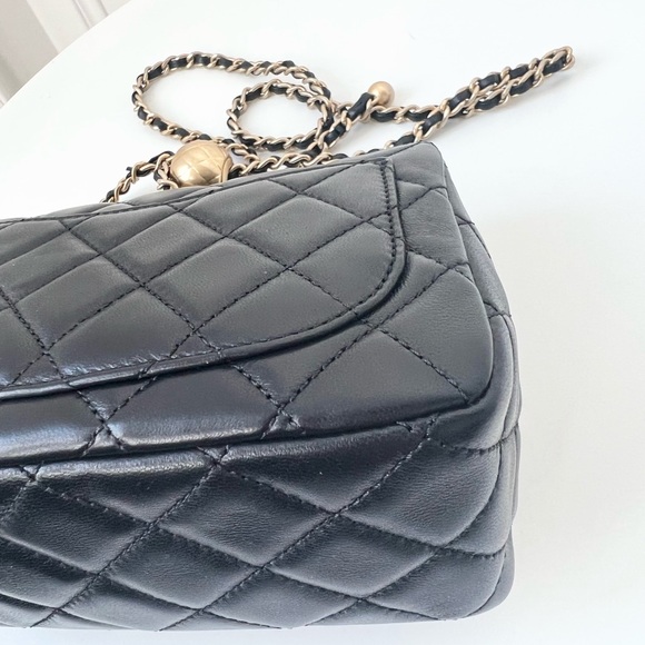 __ 𝑺 𝑶 𝑳 𝑫 __ Chanel Mini Pearl Crush - Picture 12 of 13